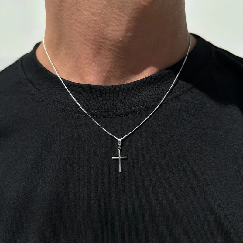 Cordão de Prata 1,5mm com Cruz Banho de Prata 50 Milésimos - Não Escurece
