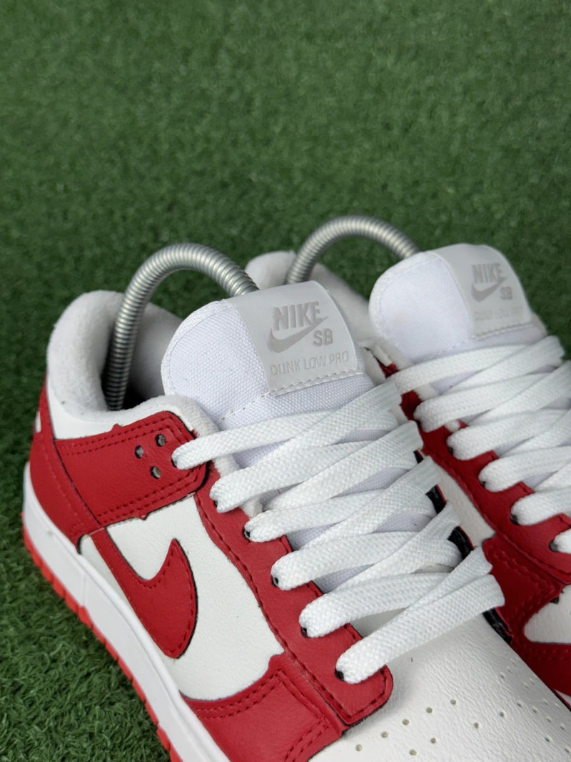 Nike SB Dunk Low (Vermelho)